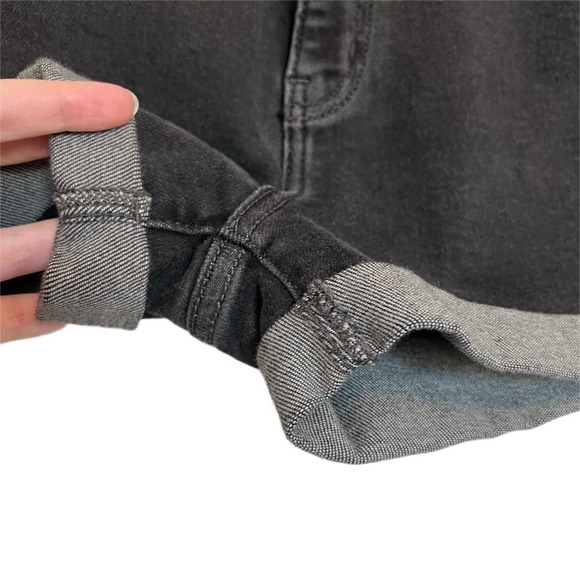 KanCan Signature High Waisted Mom Cuffed Shorts in Erin Washed Black Denim Sz 27 - Picture 4 of 7